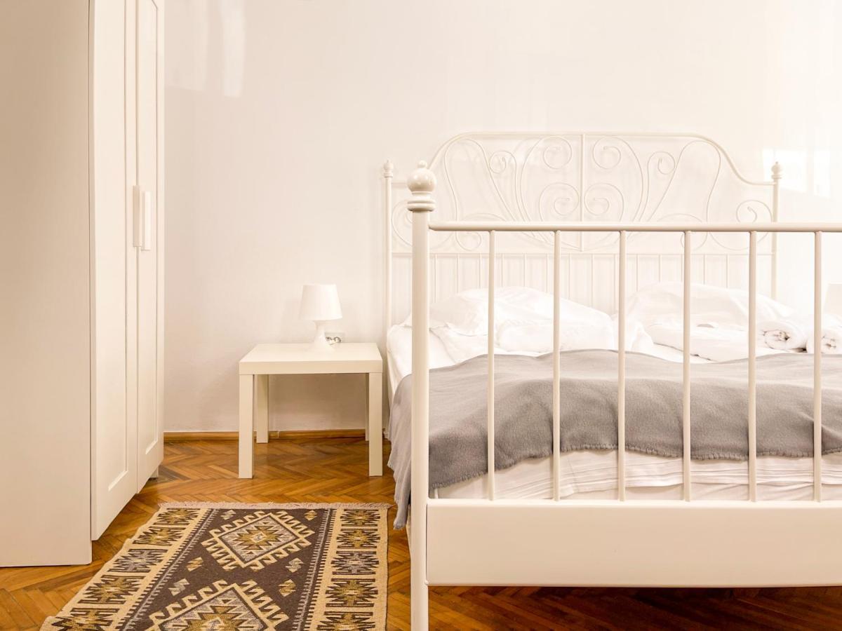 White Moon Apartment Braşov Dış mekan fotoğraf