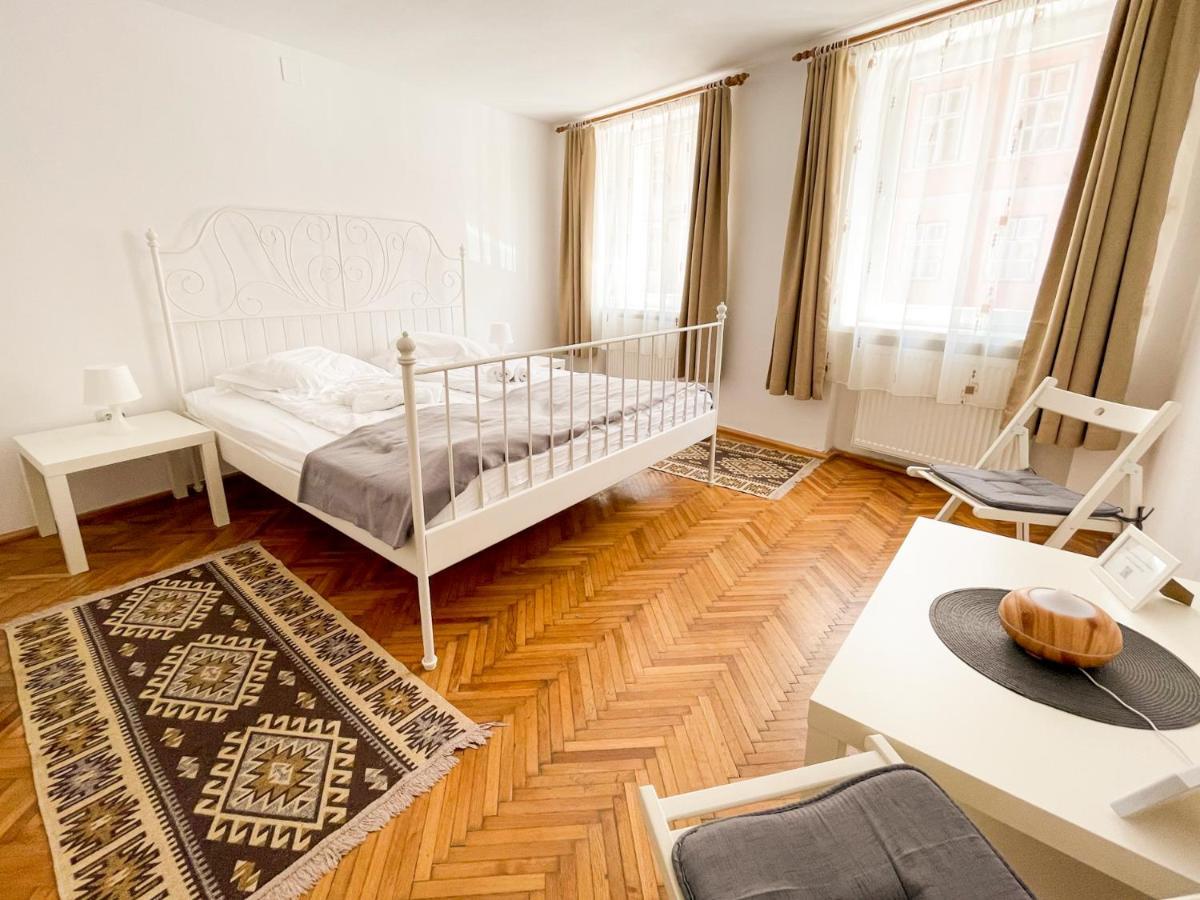 White Moon Apartment Braşov Dış mekan fotoğraf