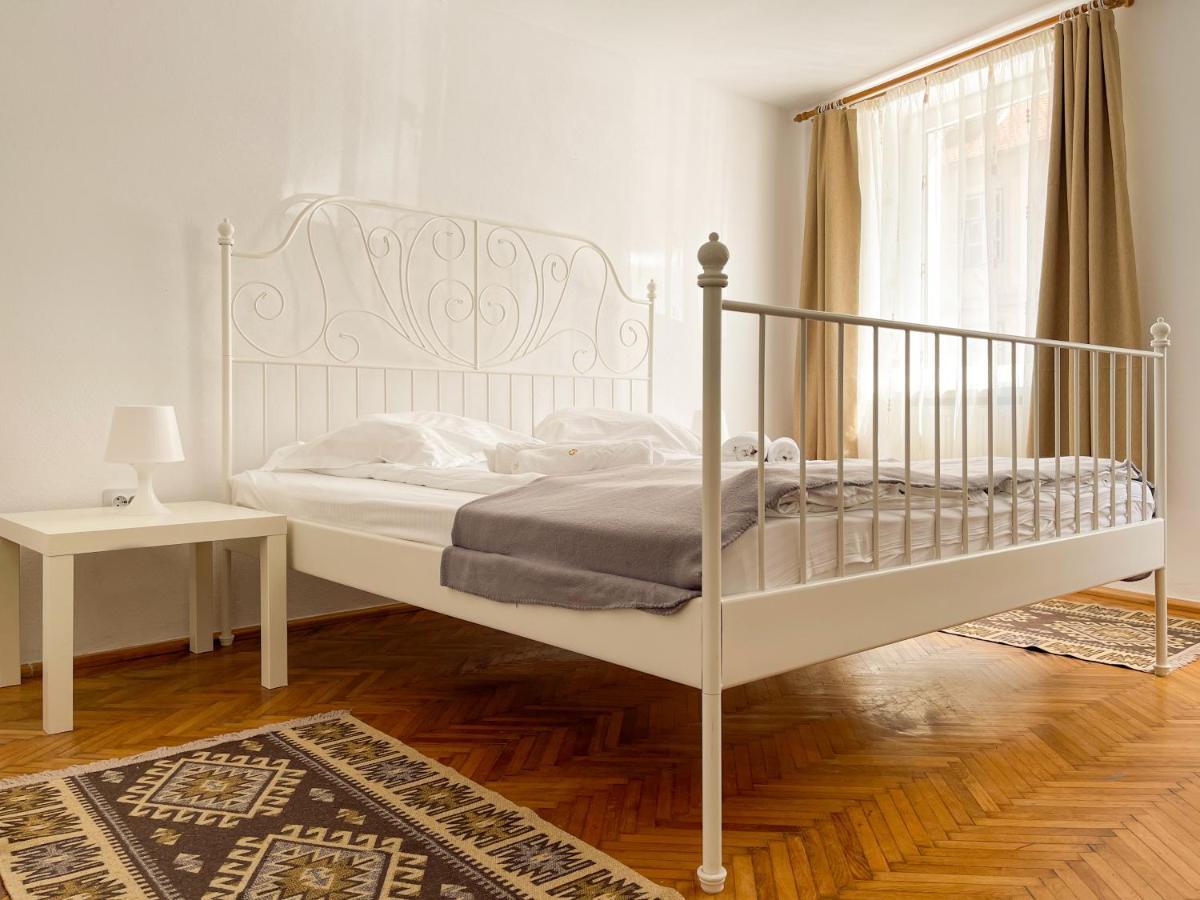 White Moon Apartment Braşov Dış mekan fotoğraf
